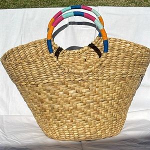 Straw Bag with handle detail